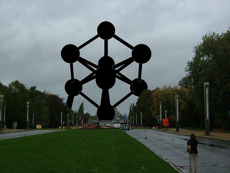 Bestand:Atomium-censored.jpg