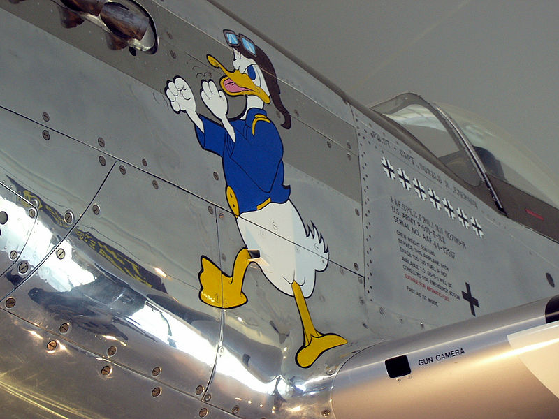 Bestand:800px-Donald duck on mustang.jpg