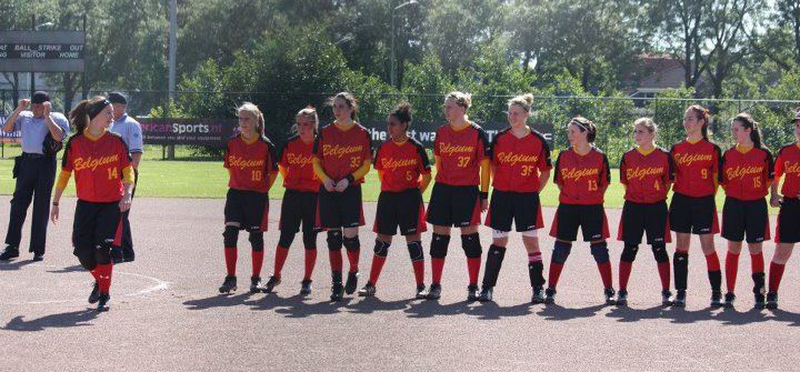 Bestand:Softball team Belgium.jpg