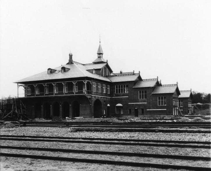Bestand:Østerport Station 1896 or 1897 by Elfelt.jpg