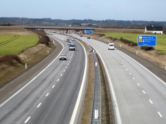 Bestand:Route E39 in Denmark (Hjoerring) ubt.JPG