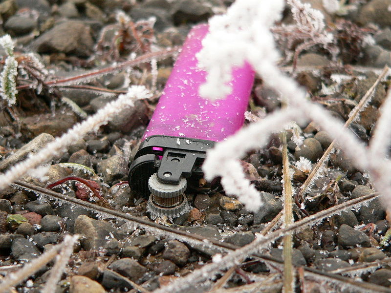 Bestand:800px-Snow crystallization in Akureyri 2005-02-26 17-31-45.jpg