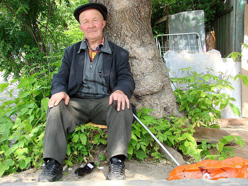 Bestand:800px-Old Tatar Man - Kazan - Russia.jpg