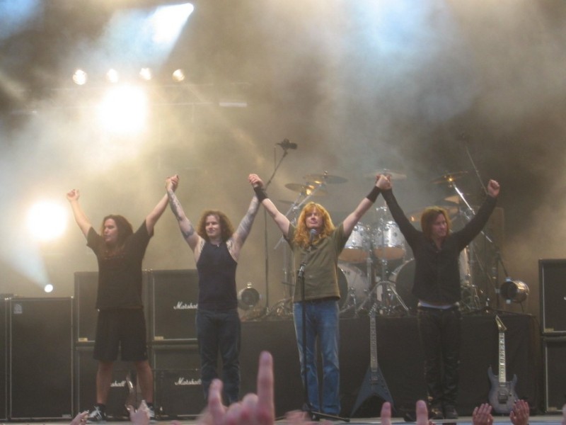 Bestand:Megadeth live 2005.jpg