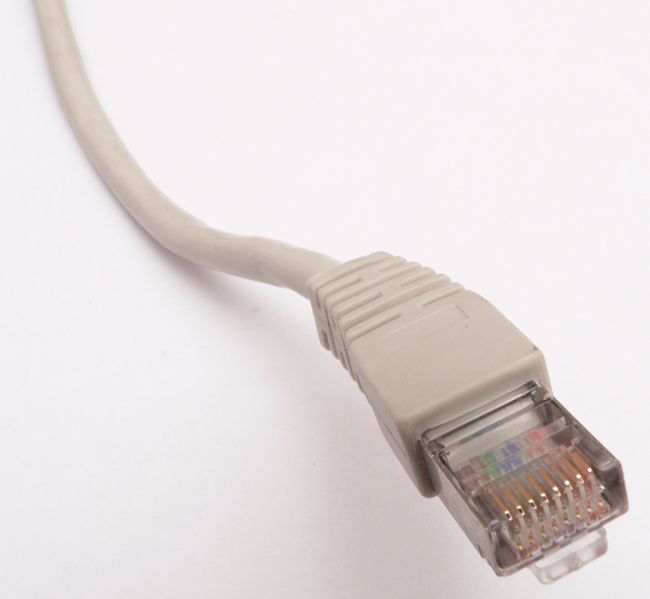 Bestand:650px-Ethernet RJ45 connector p1160054.jpg