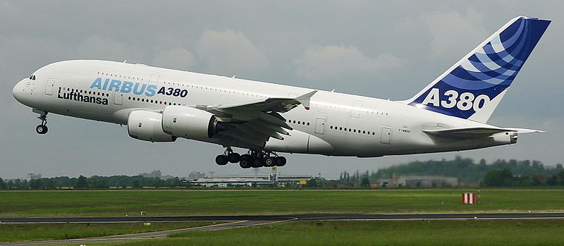 Bestand:800px-Airbus A380 inbound ILA 2006.jpg