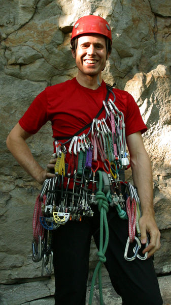Bestand:337px-Climber with equipment.jpg