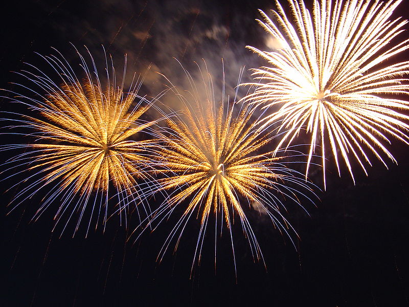 Bestand:800px-Bratislava New Year Fireworks.jpg