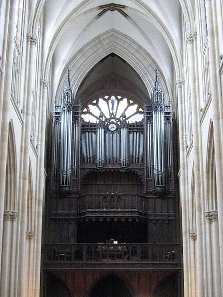 Bestand:Front van het orgel in de Sainte-Clotilde.jpg