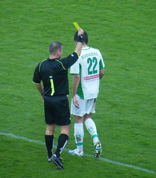 Bestand:Yellow card given.jpg