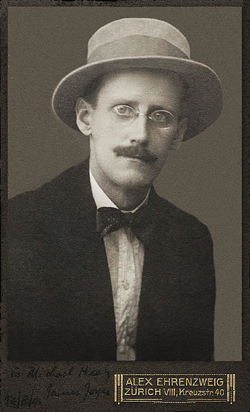Bestand:James Joyce by Alex Ehrenzweig, 1915 restored.jpg