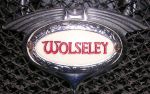 Miniatuur voor Bestand:Wolseley illuminating radiator badge.jpg