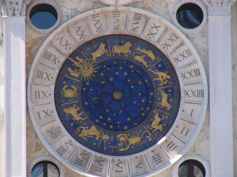 Bestand:St Marks Venice Clock.jpg