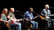 Miniatuur voor Bestand:Eagles in concert September 2014.jpg
