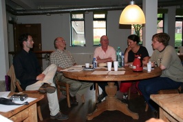 Oprichtingsbestuur WMN met vlnr; Menno Cöne, Ronald Beelaard, Oscar van Dillen, Marjon Bakker en Lodewijk Gelauff op 18 juni 2006.
