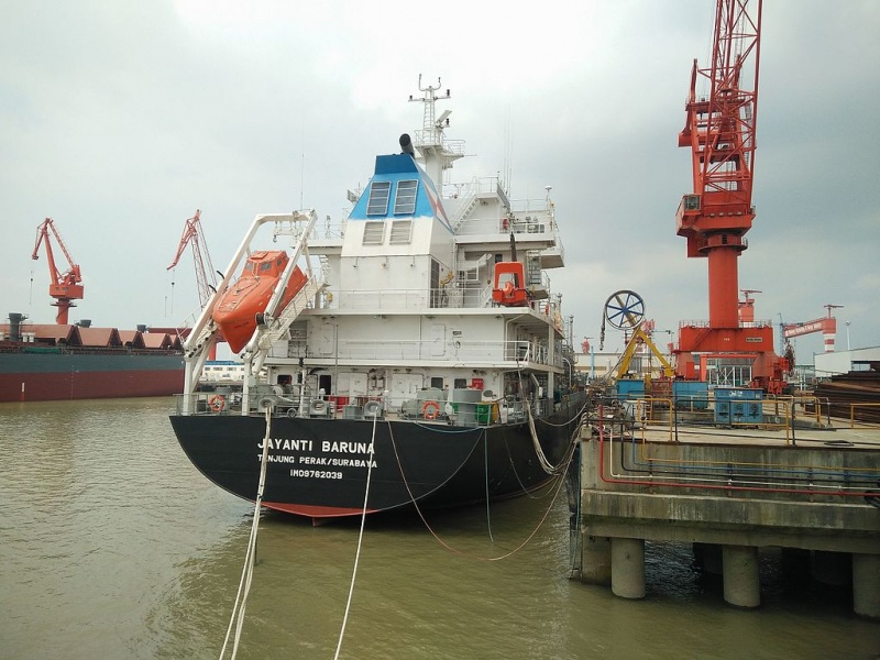 Bestand:Jayanti Baruna - CNG Cargo Carrier.jpg