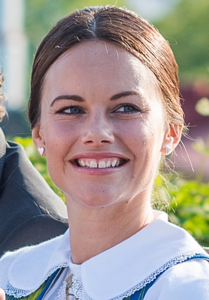 Bestand:Sofia Hellqvist 2015.jpg