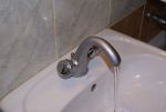 Miniatuur voor Bestand:800px-Water tap in bathroom (01376).jpg