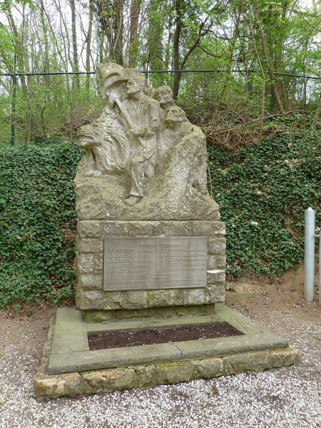 Bestand:Cadier en Keer-Belgisch monument (1).JPG
