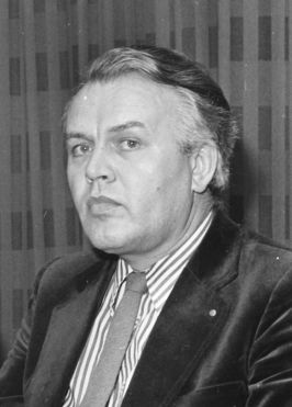 Tiemen Helperi Kimm tijdens een persconferentie van Theodorus Niemeyer op 24 september 1973