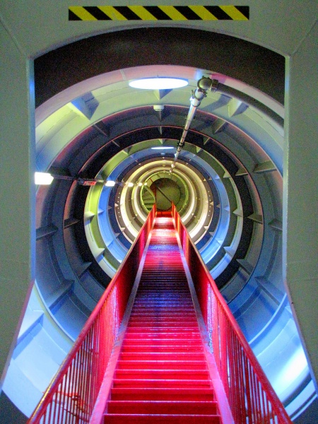 Bestand:Inside atomium.jpg