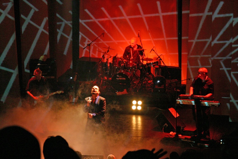 Bestand:Alphaville on stage 2005.jpg