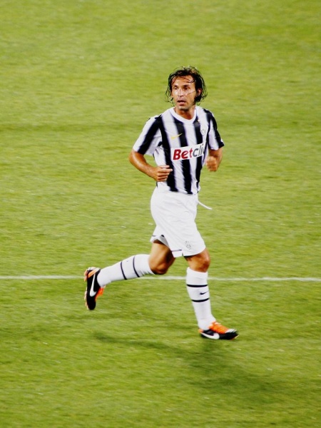 Bestand:Andrea Pirlo in Juventus.jpg
