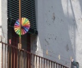 Miniatuur voor Bestand:722px-Coloured toy windmill.jpg